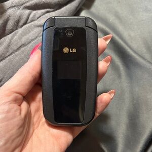 LG Midnight Black Flip Phone